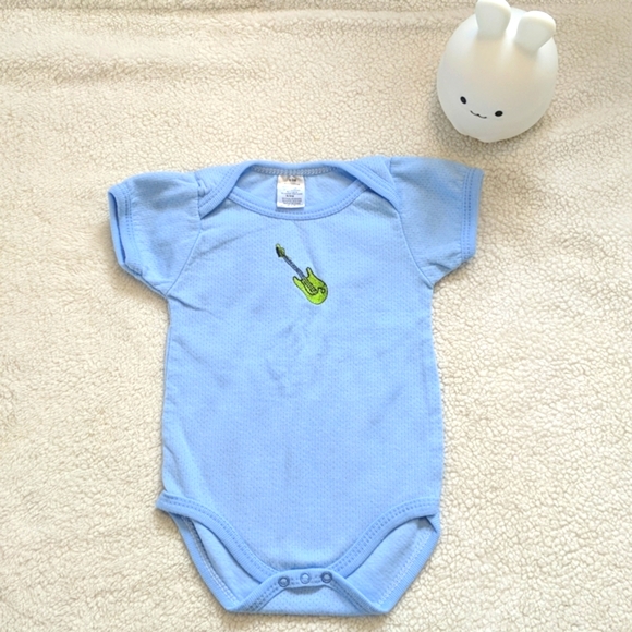 Four pack baby bodysuits, short sleeve, blue theme, various brands - Picture 6 of 9